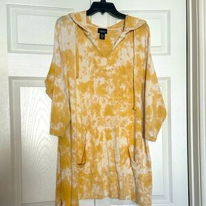 Jones & Co. 2X yellow white tie-dye plus size curvy tunic with hood lightweight